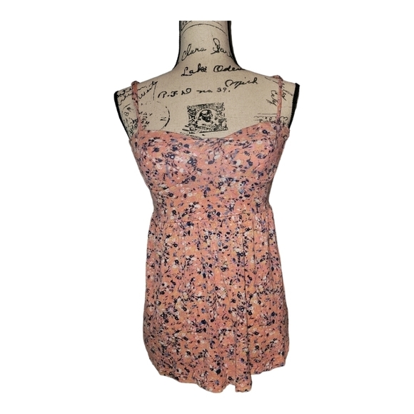 BEAUTIFUL Women's Flowy Tank Size Small - Picture 1 of 4